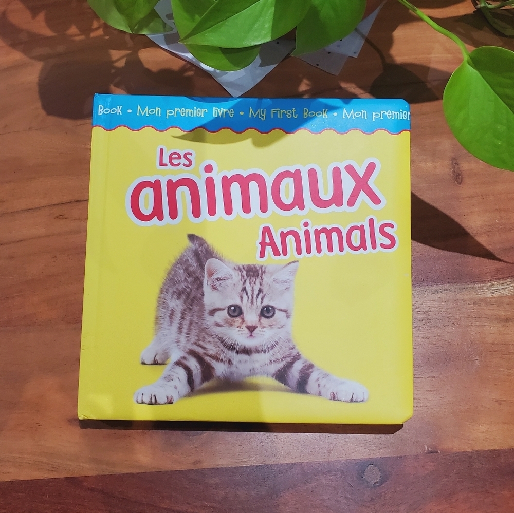 "Les Animaux Animals" Pet Bilingual Board Book